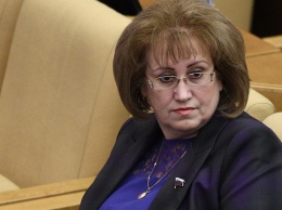Депутат рассказала, почему россияне хотят кидать в нее тяжелые предметы