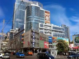 В Киеве выставили на продажу крупный торговый центр