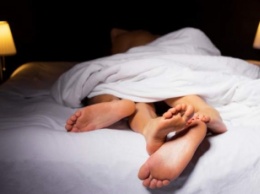 11 вещей, которые должны делать все пары перед сном