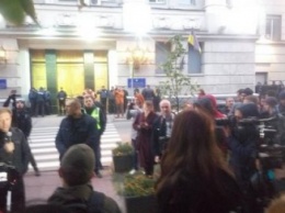 Акция-пикет "Молчание убивает" прошла у харьковского управления полиции