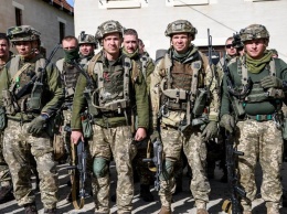 Украинские десантники в последнем бою учений в Германии сыграли плохих парней. Видео