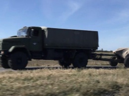 ВСУ в срочном порядке перебрасывают боевую технику на Азовское побережье