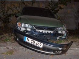 В Днепре, убегая от полиции, автомобиль на еврономерах попал в ДТП