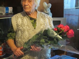 Бердянская долгожительница Ольга Потапова принимала поздравления с юбилеем