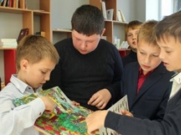 В осовремененном крыле Магдалиновской опорной школы открыли сразу три буккроссинга (ФОТО)