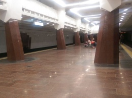 В Харькове перекрыли вход в метро из-за детских вещей