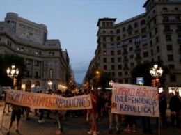 Акции сторонников независимости Каталонии переросли в столкновения с полицией