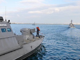 ВМС: В Азовском море российский катер пытался спровоцировать боестолкновение