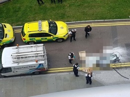 С небоскреба в Лондоне упала стеклянная панель и убила мужчину