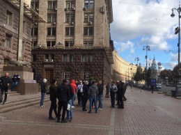 Гусовского облили зеленкой и избили перед заседанием Киевсовета
