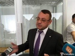 Адвоката Януковича госпитализировали, суд по делу о госизмене перенесли на 5 октября