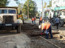 В Днепре, на улице Леваневского, заканчивают капитальный ремонт трамвайных путей