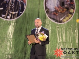 "Мы делаем все, чтобы поддержать развитие образования", - Владислав Мангер поздравил учителей с праздником
