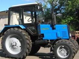 Депутат сельсовета из Запорожской области вовремя не задекларировал трактор за полмиллиона