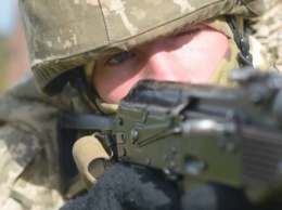 Жаркие сутки на Донбассе: противник засыпает позиции ВСУ крупным калибром, есть раненые