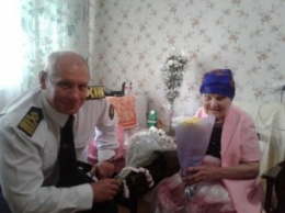 В Керчи ветеран ВОВ отметила 95-летний юбилей