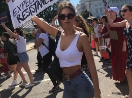 В США протестуют против назначения обвиняемого в изнасиловании Кавано верховным судьей, среди 300 задержанных - модель Ратаковски