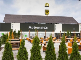 В Украине открылся первый McDonald's на АЗС