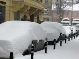 Уже? Канаду замело, снега по колено