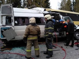 Жуткая авария в России: маршрутка влетела в автобус, десять погибших