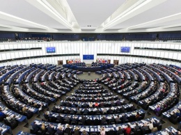 Евродепутаты возмущены, что дыры в бюджете Украины создают олигархи, а закрывает ЕС - банкир