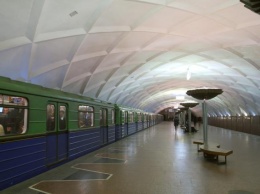 Разбой патрульных в метро Харькова: один подозреваемый отпущен под домашний арест