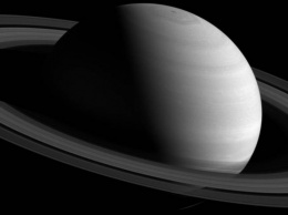 На Сатурне зафиксирован "дождь", который падает с его колец