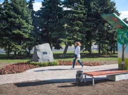 В Одессе установили памятный знак в честь журналиста Бориса Деревянко и открыли его музей