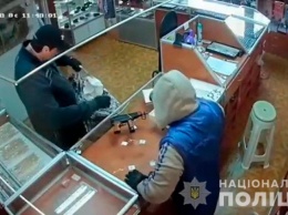 В Черновицкой области полиция задержала банду налетчиков на ювелирные магазины