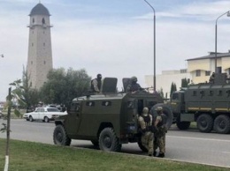 В Ингушетии протестуют против изменения границ с Чечней: к месту митинга начали стягивать военную технику