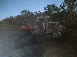 В Николаевской области на ходу загорелся трактор