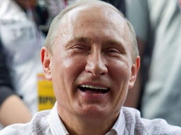Голые студентки, пододеяльник и рэп-клип: топ самых нелепых подарков на день рождения Путина