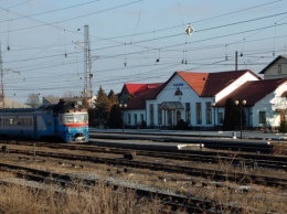 Мужчина выжил после наезда поезда во Львовской области