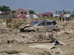 После шестиметрового цунами в Индонезии под завалами могут находиться 5 тысяч жертв
