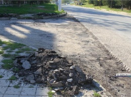 В Керчи на Ульяновых готовят дорогу к ямочному ремонту