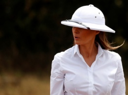 Мелания Трамп угодила в международный скандал из-за колониальной белой шляпы