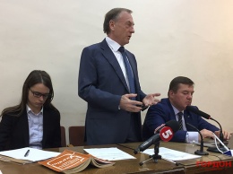 Экс-министру юстиции Лавриновичу огласят обвинительный акт 17 октября
