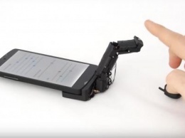 Механический палец для смартфона MobiLimb сможет гладить пользователя