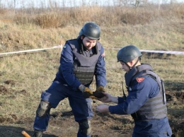 Взрывы в Ичне: 107 пиротехников проведут разминирование 16-километровой зоны