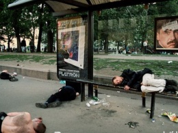 Нищета, разруха и пьянка: российский фотограф показывает все "прелести" Родины
