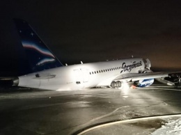 Появилось видео с попавшим в ЧП самолетом SSJ-100 в Якутске