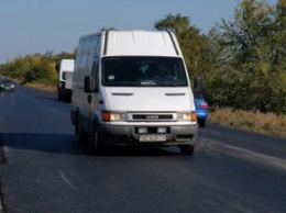 На криворожской трассе укладывают верхний слой асфальта - Валентин Резниченко