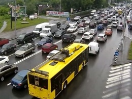 В Киеве в час планируют остановиться авто и маршрутки