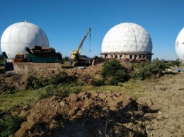 Военный объект на металлолом: зачем «режут» остатки станции ПВО «Памира» в Карпатах? (ФОТО)