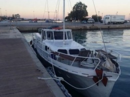 В Средиземном море задержали украинскую яхту с 60 мигрантами