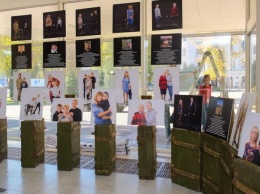 В Днепропетровской ОГА открылась новая фотовыставка о погибших героях войны