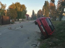 А был ли Федя: в Харькове легковушка влетела в столб при загадочных обстоятельствах