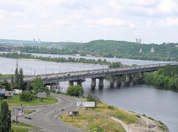 В Киеве на целую ночь 15 октября перекроют мост Патона