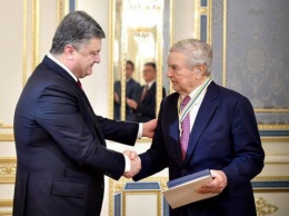 Президент Украины Петр Порошенко заручился поддержкой противников Трампа
