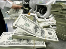 Курс доллара специально тянут наверх: что будет с валютой после затяжных выходных